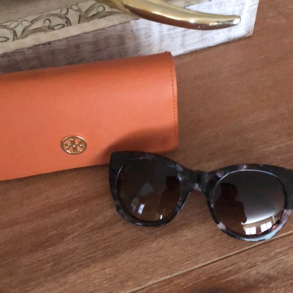 🚫SOLD🚫Tory Burch Sunglasses